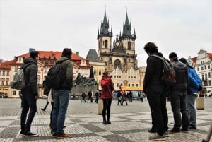 Prague: Oldtown, Medieval Underground & Dungeon History Tour