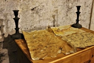 Prague: Oldtown, Medieval Underground & Dungeon History Tour