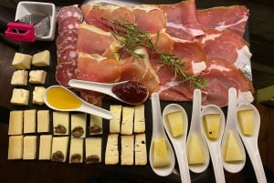 Rome: Food Tour in Trastevere with Dinner and Fine Wine