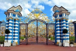 St. Petersburg: Catherine Palace in Pushkin Small Group Tour