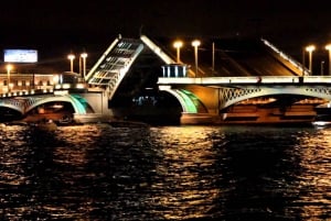 St. Petersburg: Night Cruise Peter and Paul Fortress Visit