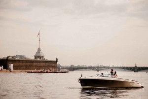 St. Petersburg: Private Canals Speedboat Rental