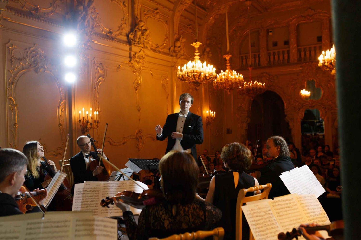 St. Petersburg: Russian Classical Concert and Palace Tour