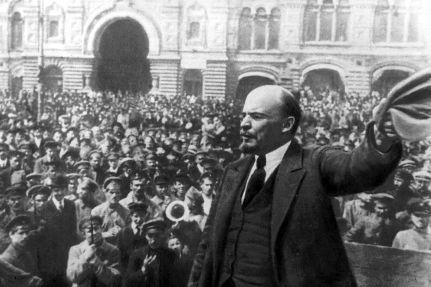 St Petersburg: Traces of the Russian Revolution 2-Hour Tour