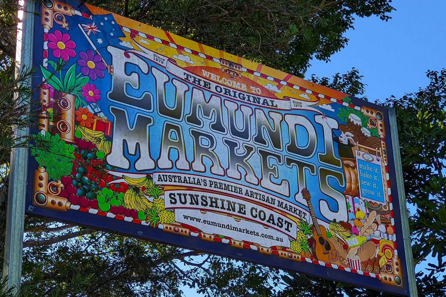 From Brisbane: Day Trip to Noosa, Eumundi Markets