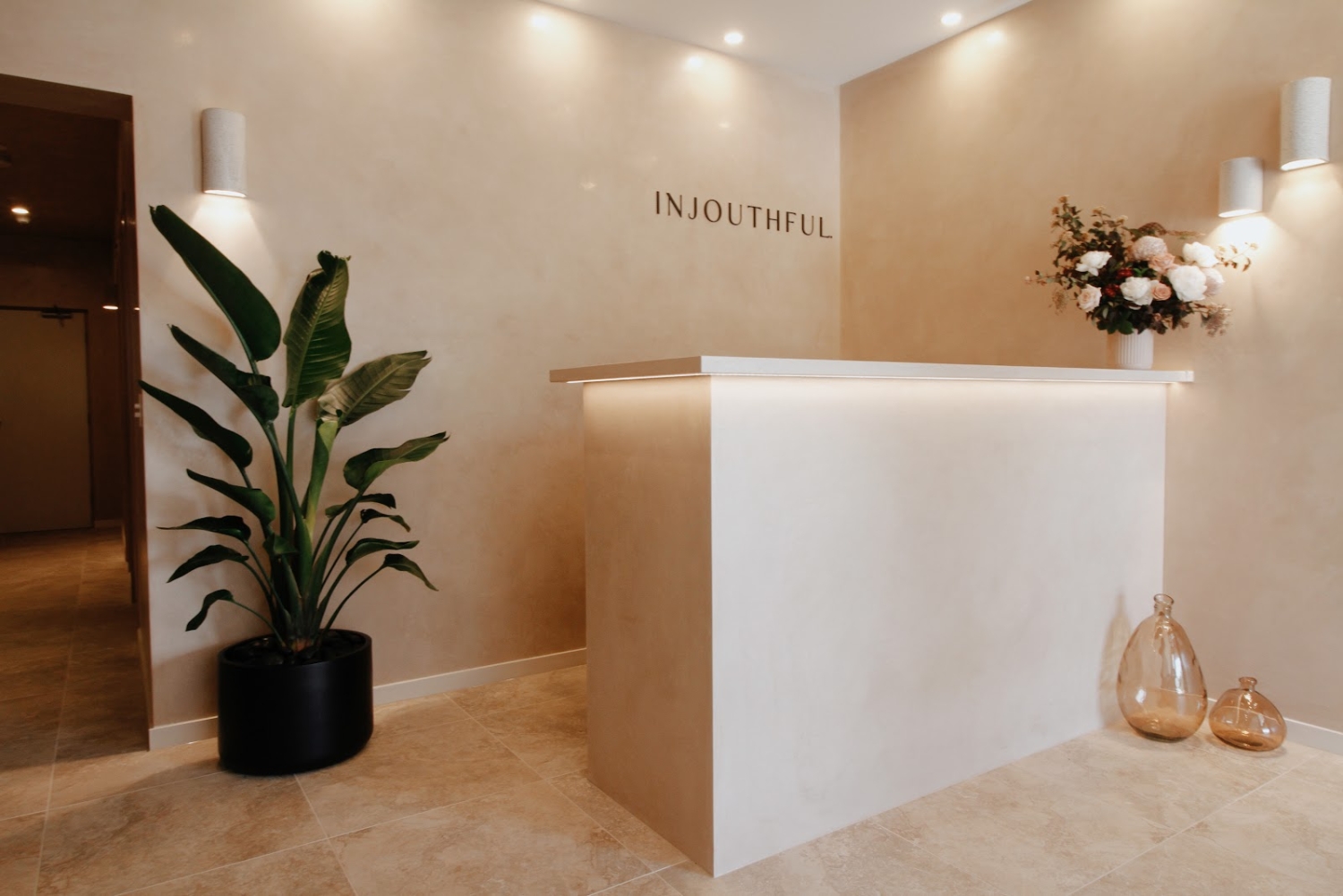 Injouthful Cosmetic Clinic