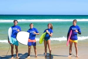 Aprenda a surfear en el recorrido por la playa y las olas más largas de Australia