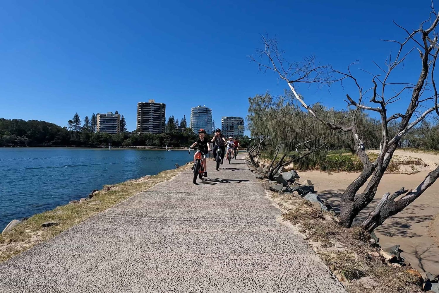 Mooloolaba: River to River Scenic e-Bike Tour
