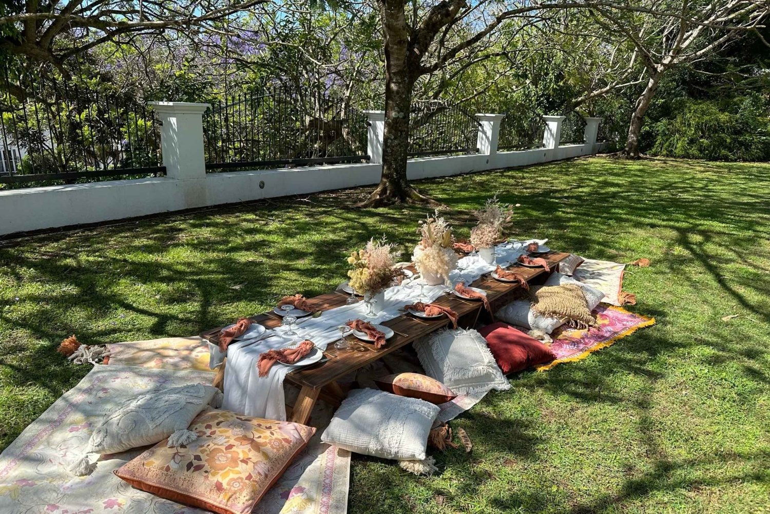 Noosa - Luxurious pop up picnic at Noosa Botanic gardens