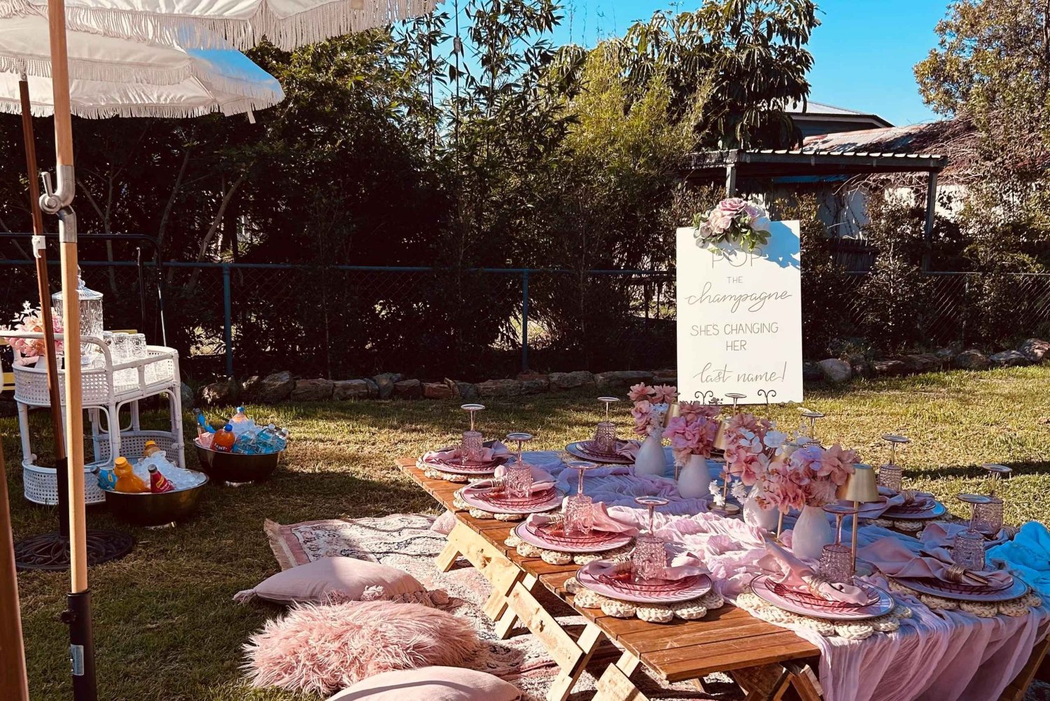 Noosa - Luxurious pop up picnic at Noosa Botanic gardens