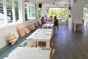 Noosa: Eumundi Tour Deluxe with Gourmet Lunch & Markets