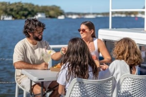 Noosa River Cruise with Seafood Lunch and Commentary