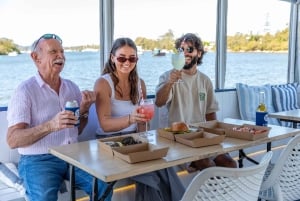 Noosa River Cruise with Seafood Lunch and Commentary