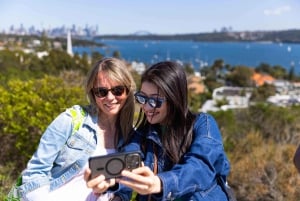 9:30 Uhr Flughafentransfer zum Hotel mit Halbtagestour