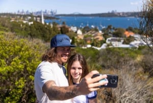 9:30 Uhr Flughafentransfer zum Hotel mit Halbtagestour