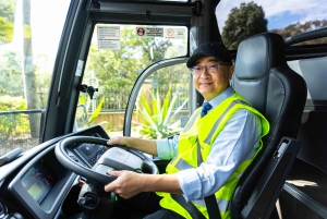 9:30AM シドニー空港～ホテル送迎（市内半日観光ツアー付き）
