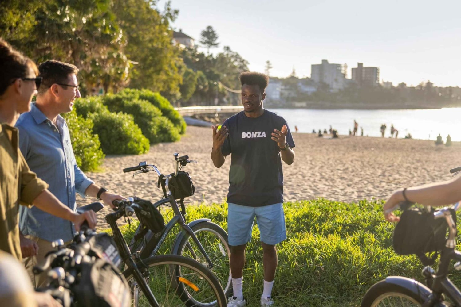 Fantastisk sykkeltur og solnedgangscruise på Manly Beach