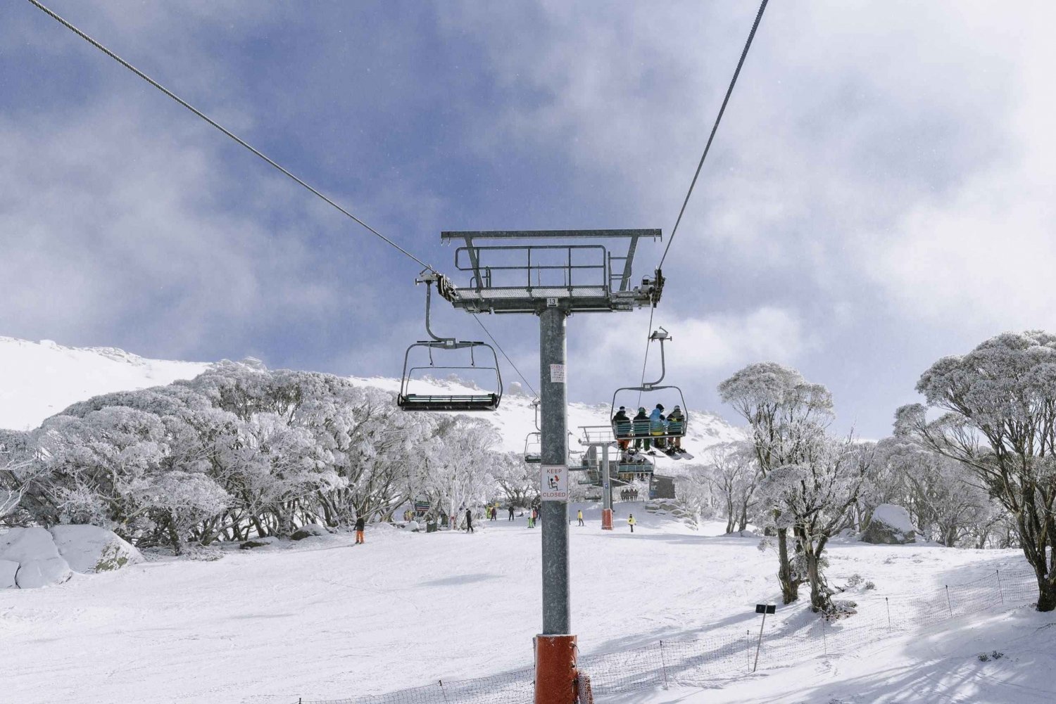 Besneeuwde bergen: 1-daags sneeuwavontuur in Thredbo vanuit Sydney
