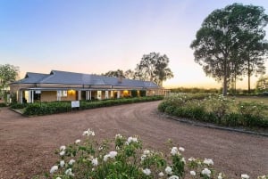 From Sydney: Luxury Hunter Valley Wine Tour with Fine Dining