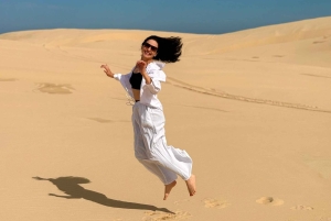 From Sydney: Port Stephens, Anna Bay, Sandboarding & Hike