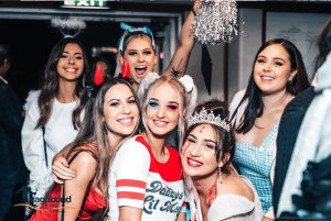 Halloween-kryssning med latinsk dansshow