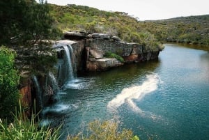 Piilotettuja rantoja ja vesiputouksia Päiväretki !