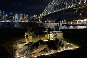 Kirribilli: Private Picnic for 2 with Sydney Harbor Views