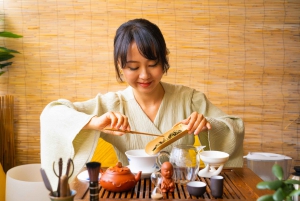 Uważna ceremonia parzenia herbaty