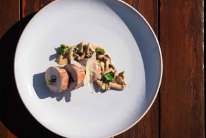 Orange: Disfruta con Swinging Bridge: almuerzo de 5 platos y visita guiada.