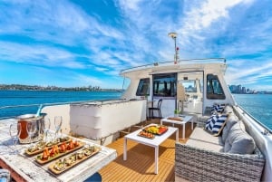 Sydney: Lebendige Hafenrundfahrt mit Canapes