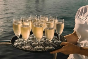 Sydney: 2-Hour Lunch Cruise with Welcome Drink