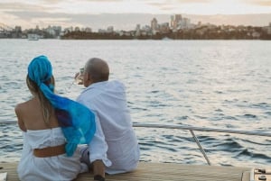 Sydney: 2-Hour Luxury Private Yacht Sunset Cruise