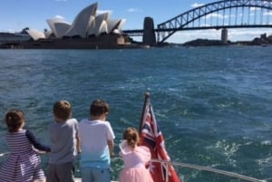 Sydney: 4-Hour Private Harbor Cruise & Opera House Views