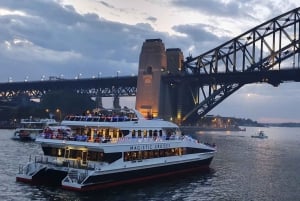 Sydney: Australia Day Dinner Cruise with Fireworks