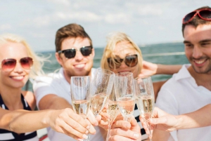 Sydney: Australia Day Lunch Cruise