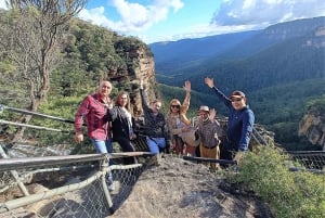 Sydney: Blue Mountains Late Start Tour with Walks & Wildlife