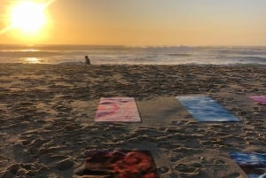 Sydney: Bondi Sunrise Yoga and Coastal Walking Tour