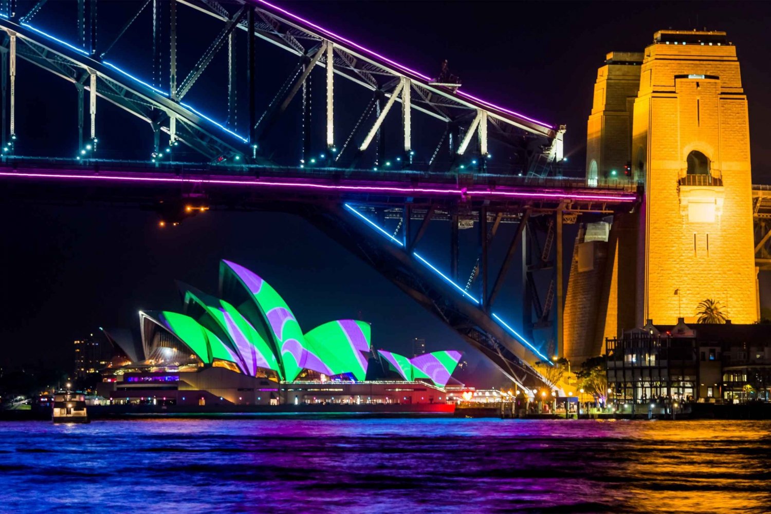 Sydney: Medbring dine egne drikkevarer Vivid Harbour Cruise