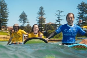 Sydney Clase de surf en grupo en la playa de Dee Why