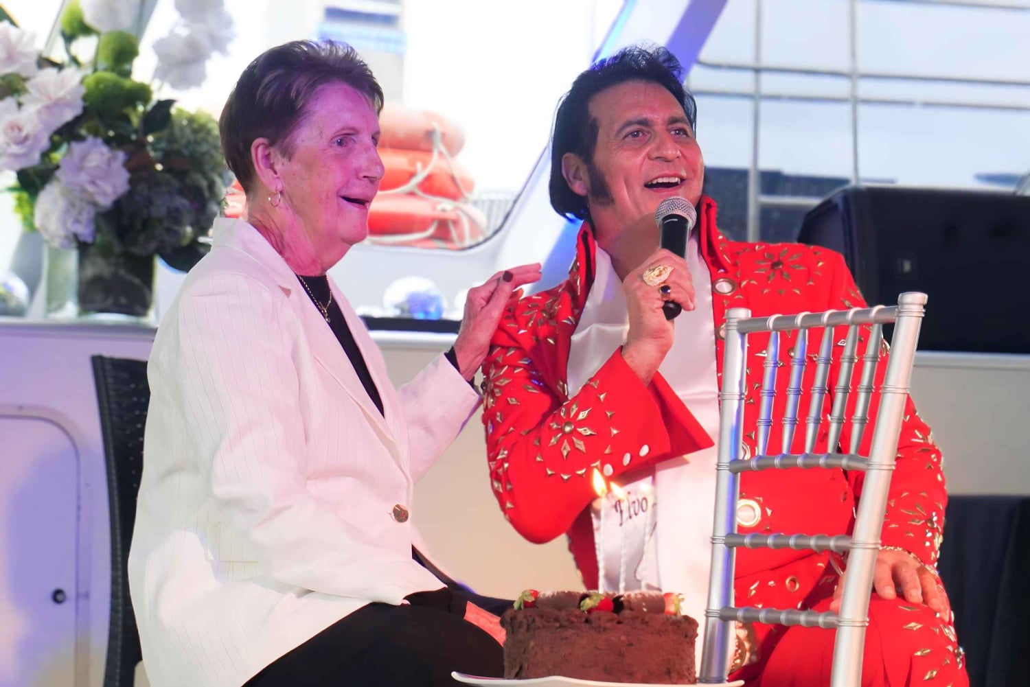 Sydney: Elvis-Tribute-Show-Hafenrundfahrt mit Buffet