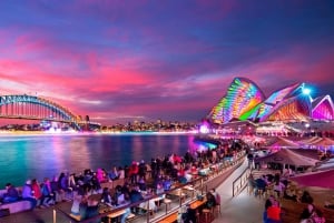 Sydney: Premium katamaran Vivid Cruise med velkomstdrink