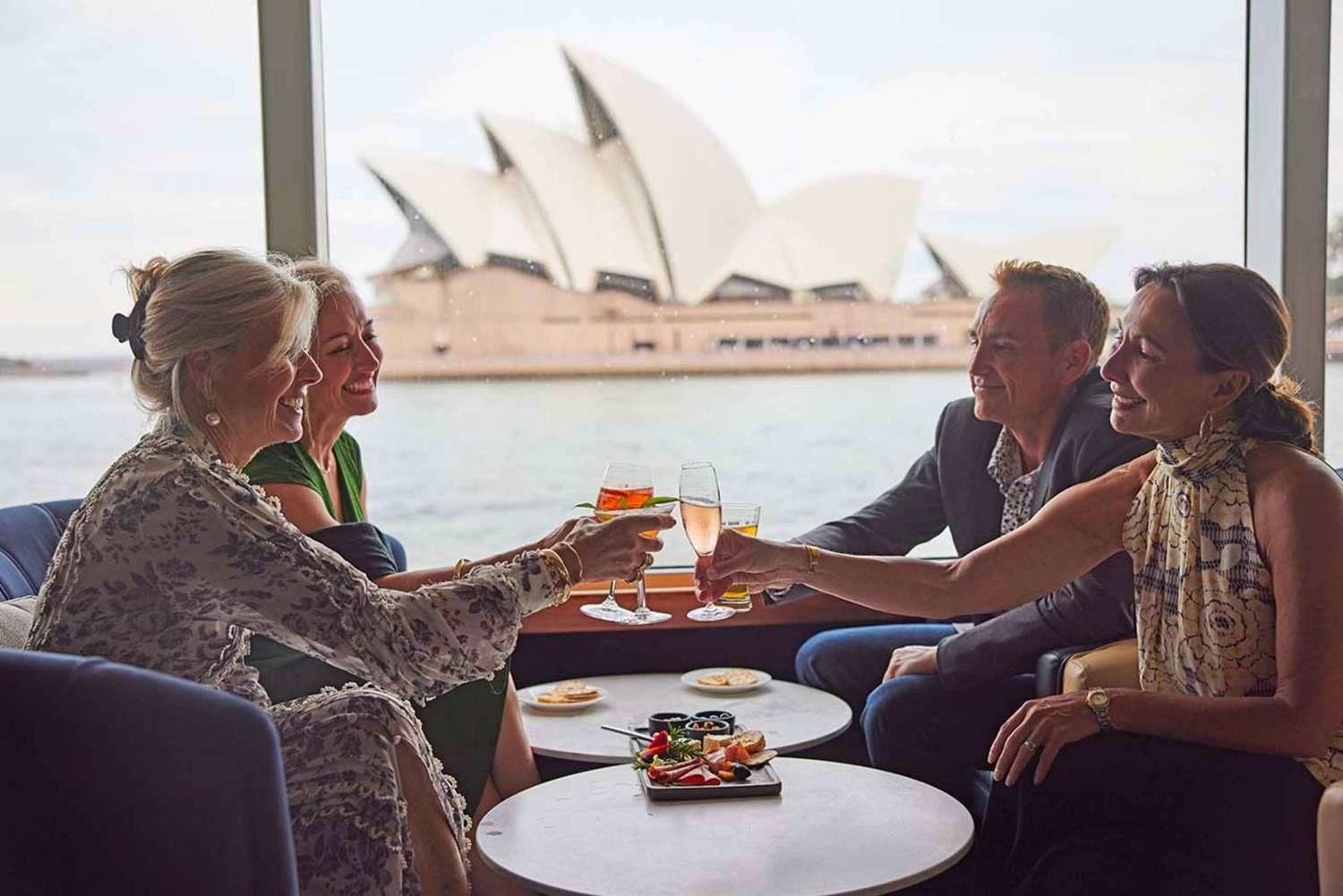 シドニー：ハーバークルーズ（シャルキュトリーボード＆ドリンク付