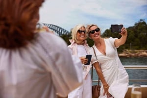 Sydney Harbour Experience 90-minute Sightseeing Cruise