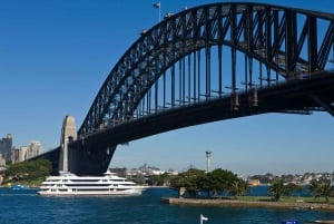 Sydney Harbour Experience 90-minute Sightseeing Cruise