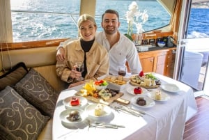 Sydney Harbour: Luxury Multi-Stop Progressive Lunch Cruise
