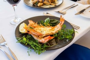 Sydney Harbour: Luxury Multi-Stop Progressive Lunch Cruise