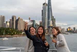 Crucero turístico por el puerto de Sídney con narración en directo
