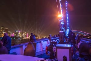 Port w Sydney: Tall Ship Vivid Dinner Cruise