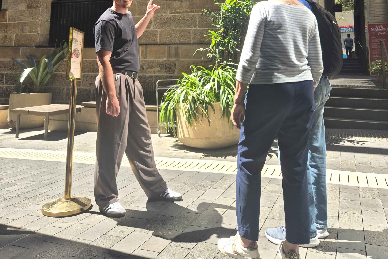 Sydney: Harbour Walking Tour With Controversial Characters