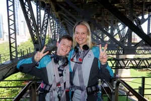 シドニー：シドニー・ハーバー・ブリッジの低高度クライムをお楽しみください